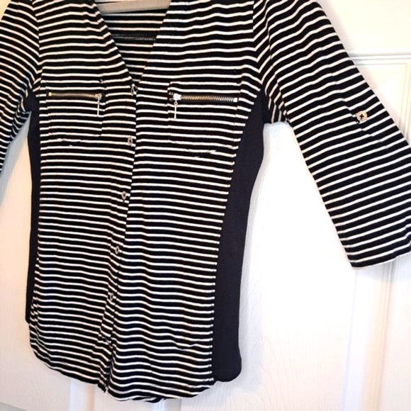 Guess Black White Striped Button Down Zip Pocket Roll Tab Sleeves Size Medium - Picture 4 of 8